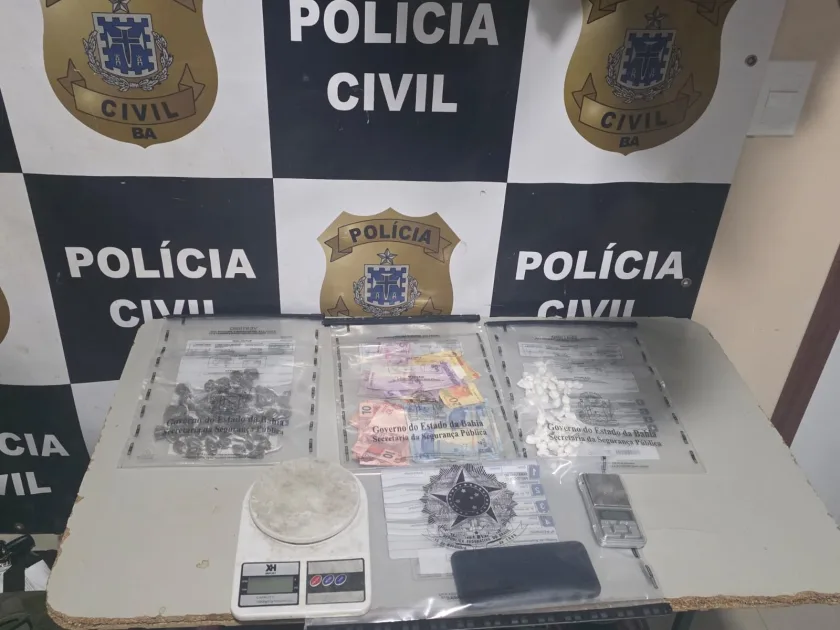 POLÍCIA CIVIL PRENDE SUSPEITO DE TRÁFICO NO BAIRRO ALECRIM EM EUNÁPOLIS
