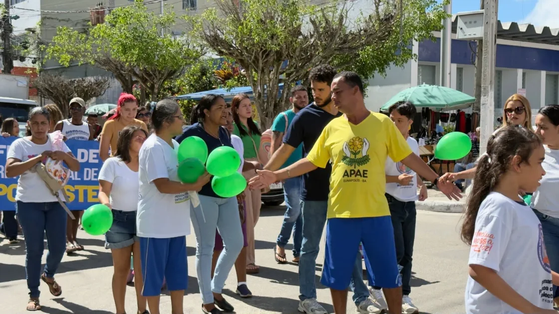 Teatro Cego leva inclusão e novas experiências sensoriais a alunos da rede municipal de Eunápolis