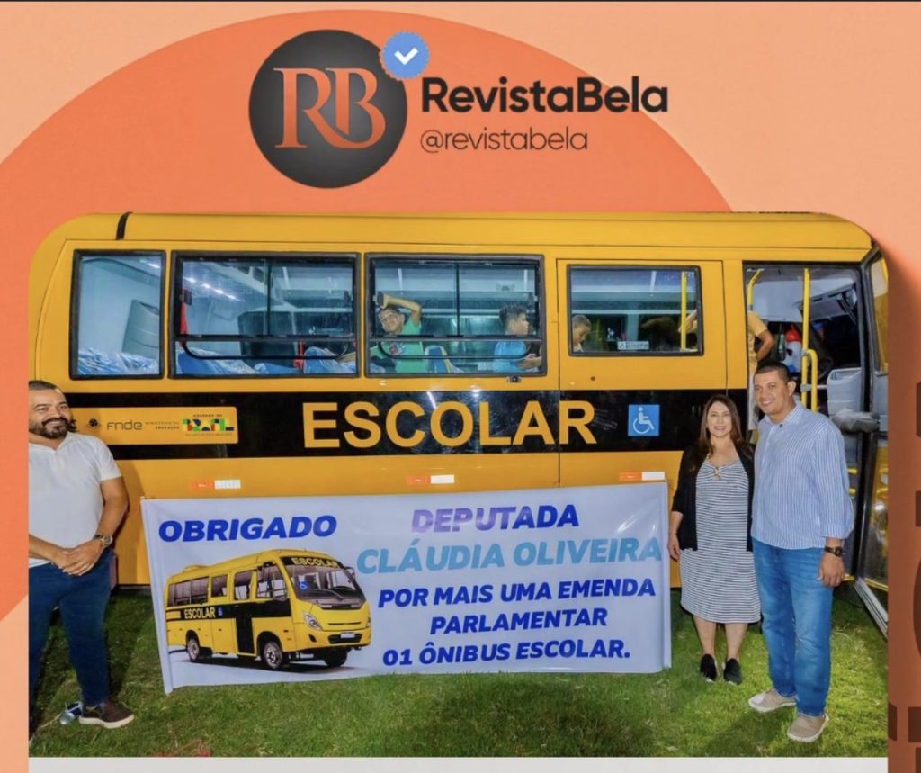 Deputada Cláudia Oliveira entrega ônibus escolar em Guaratinga